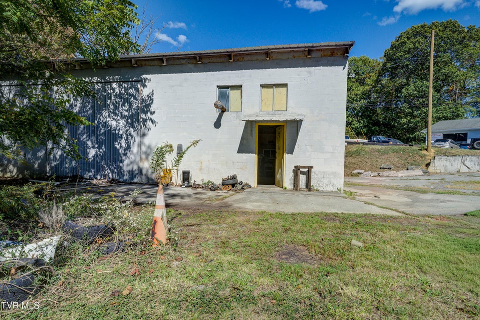 Photo #27: 147 & 149 Lynn Road