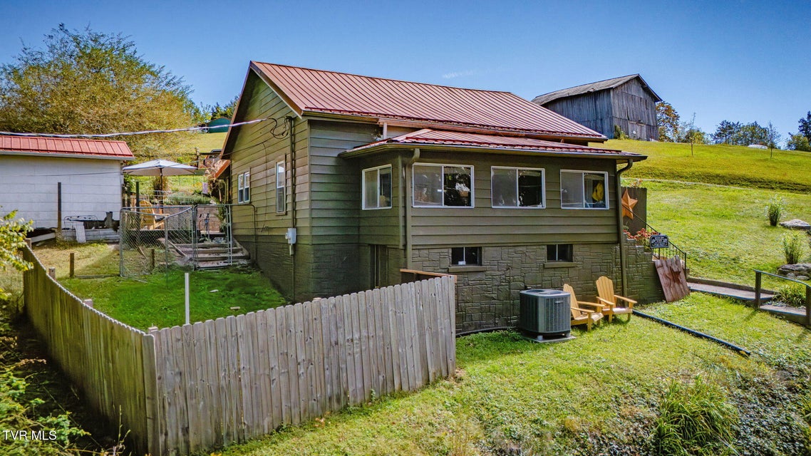 Photo #3: 208 Collins Road