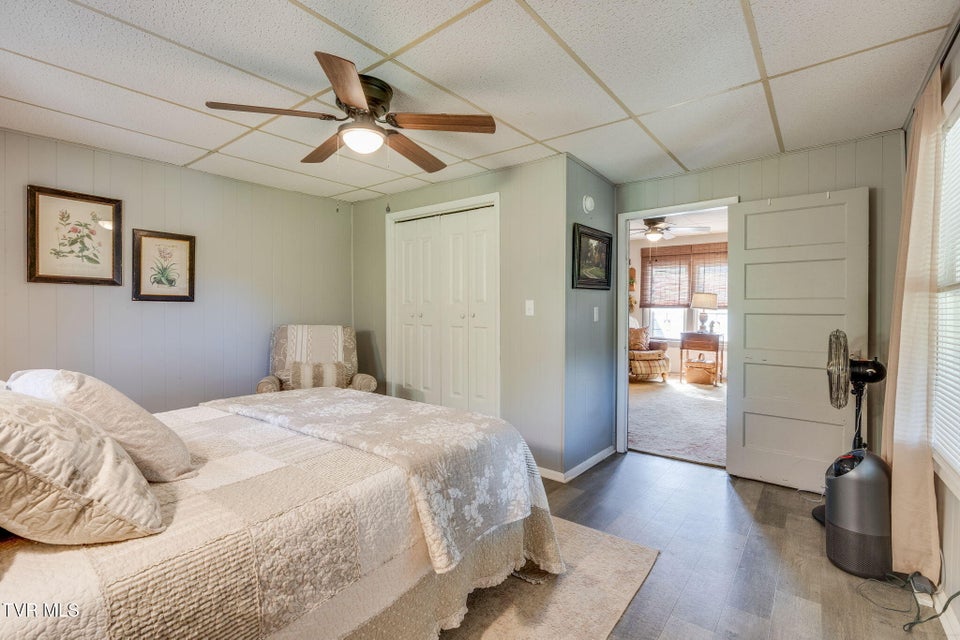 Photo #15: 208 Collins Road