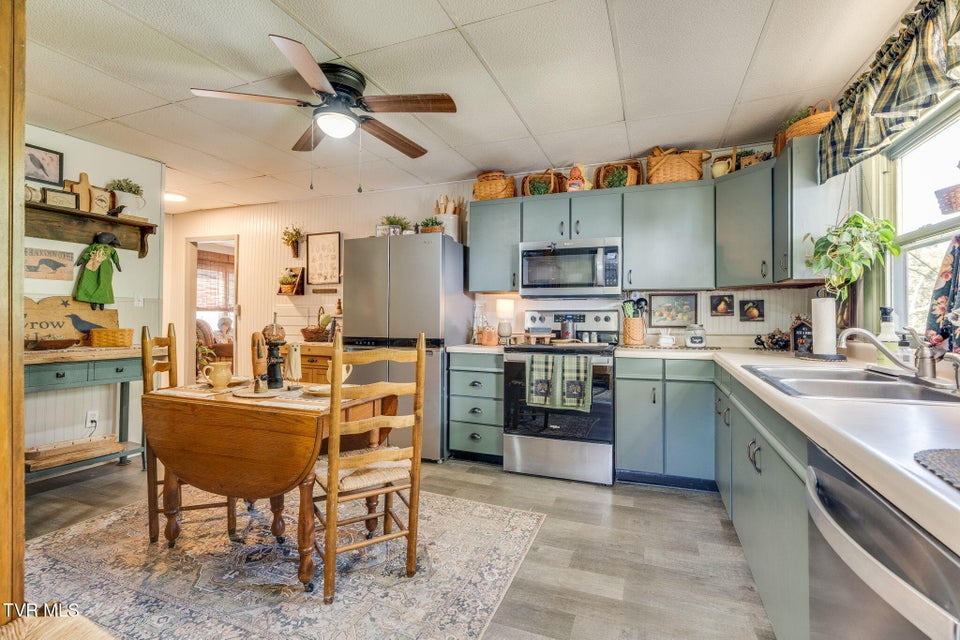 Photo #8: 208 Collins Road