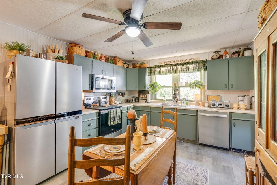 Photo #9: 208 Collins Road