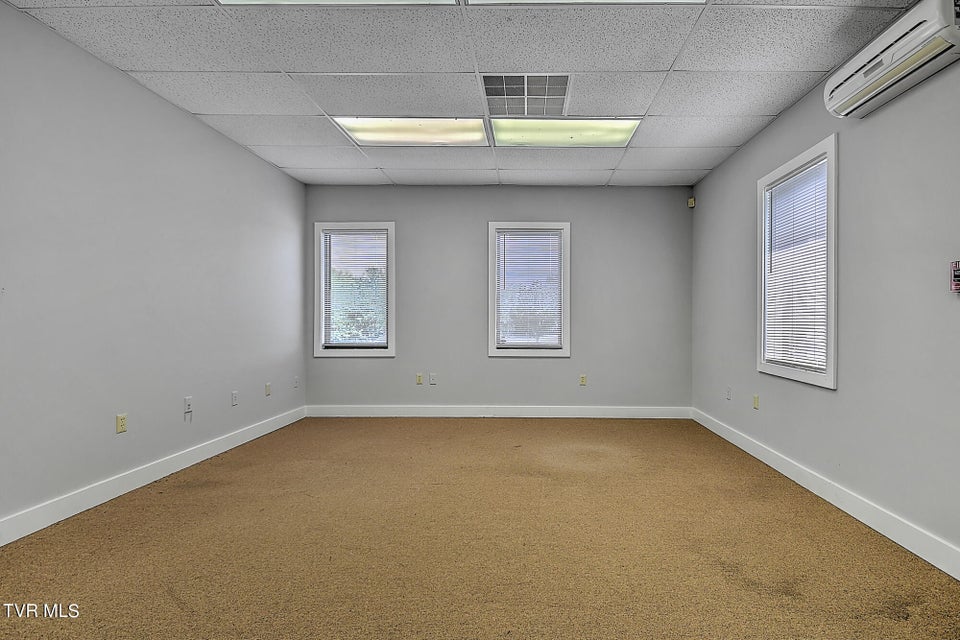 Photo #22: 10376 Wallace Alley Street