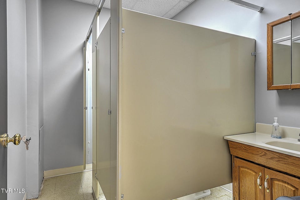 Photo #31: 10376 Wallace Alley Street