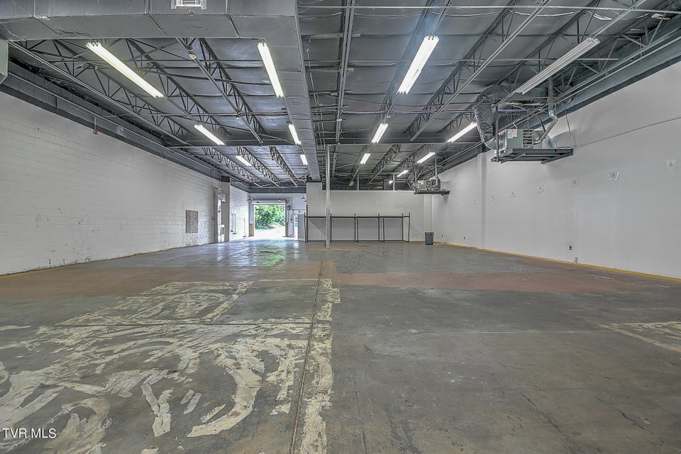 Photo #32: 10376 Wallace Alley Street