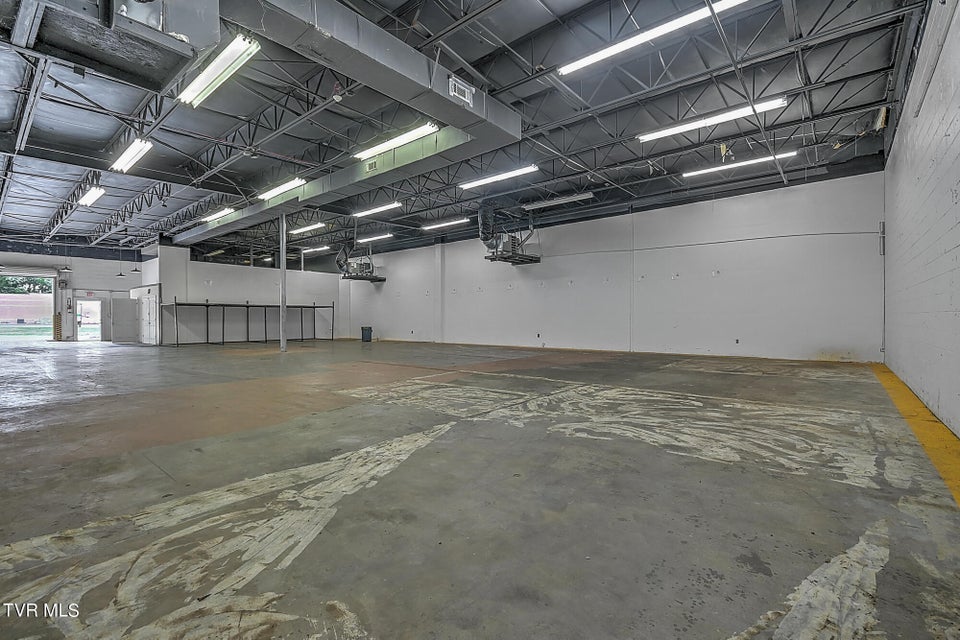 Photo #33: 10376 Wallace Alley Street