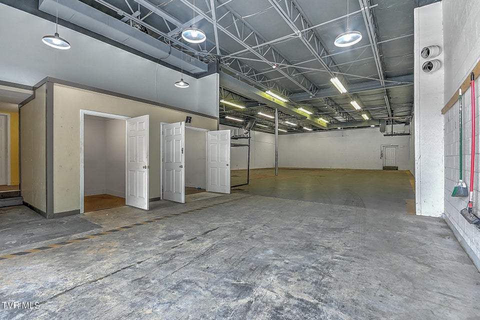 Photo #35: 10376 Wallace Alley Street