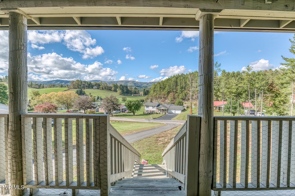 Photo #6: 214 Oak Hills Lane