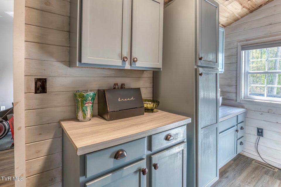 Photo #17: 214 Oak Hills Lane