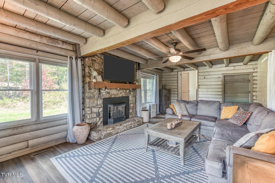 Photo #21: 214 Oak Hills Lane