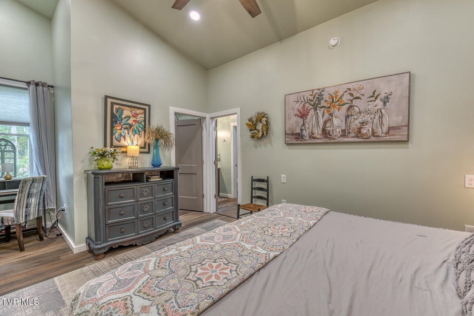 Photo #27: 214 Oak Hills Lane