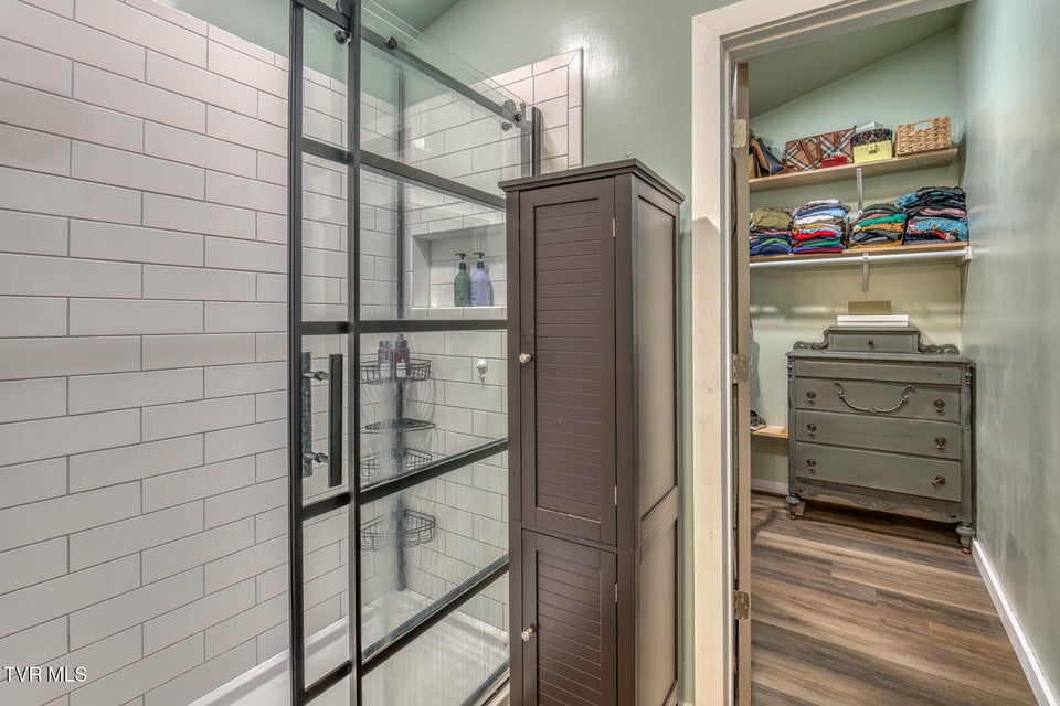 Photo #31: 214 Oak Hills Lane