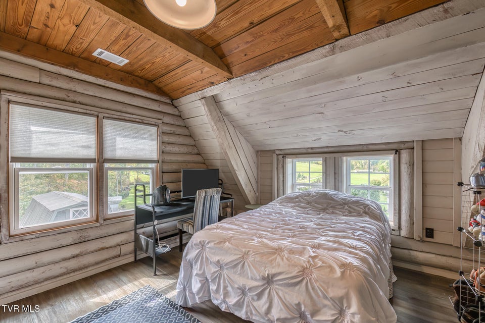 Photo #33: 214 Oak Hills Lane