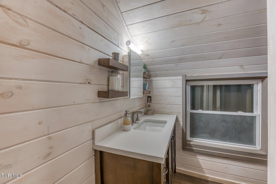 Photo #36: 214 Oak Hills Lane