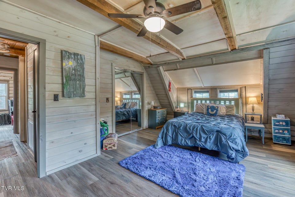 Photo #39: 214 Oak Hills Lane