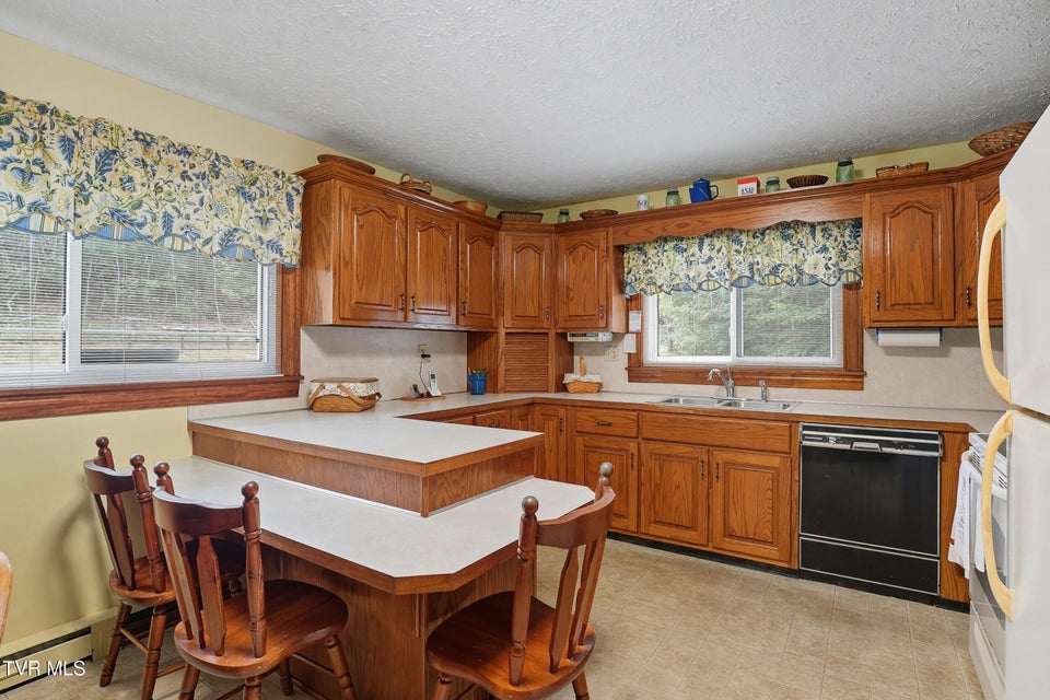 Photo #11: 4299 Fairview Road