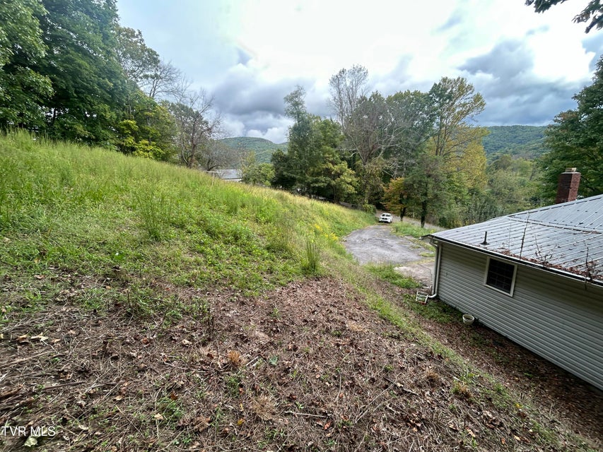 Photo #8: 1048 Ridge Avenue