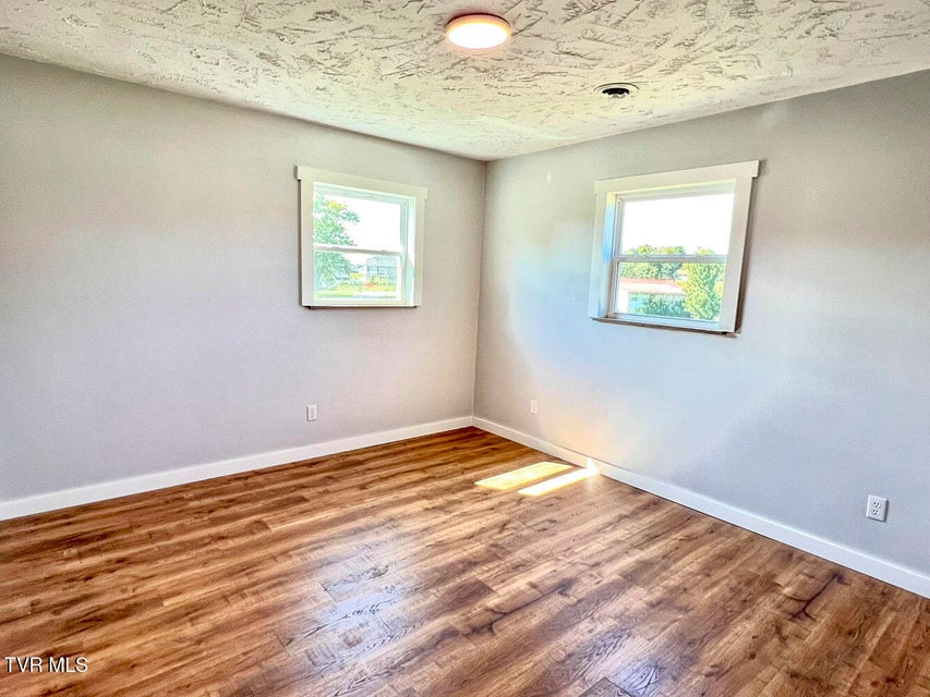 Photo #13: 914 Flax Lane