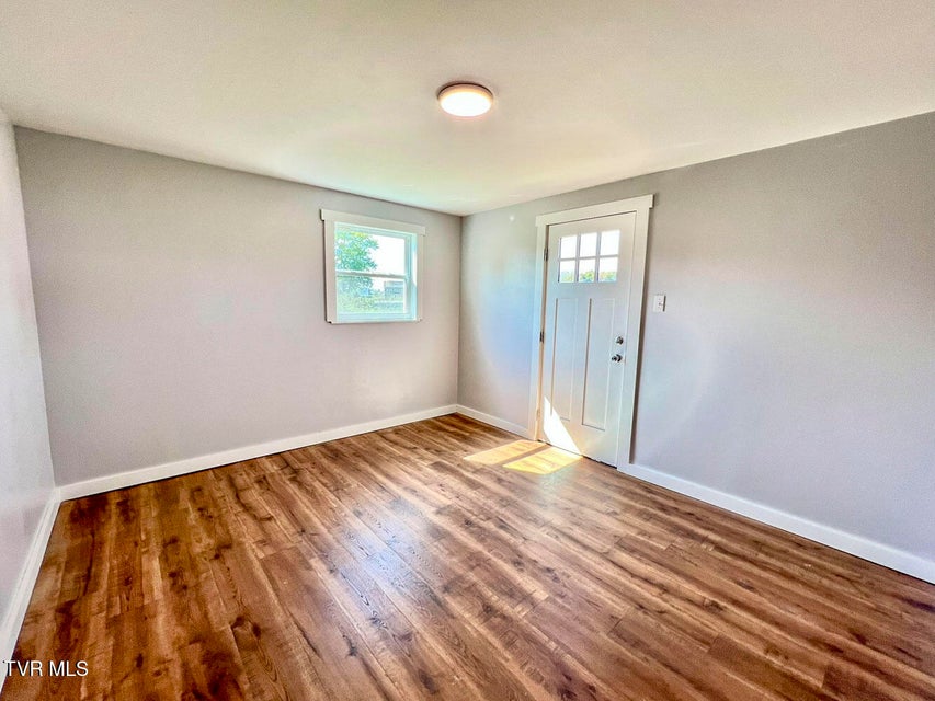 Photo #21: 914 Flax Lane