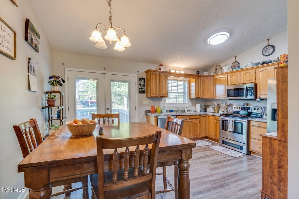 Photo #7: 140 Sunrise Meadows Ct. 