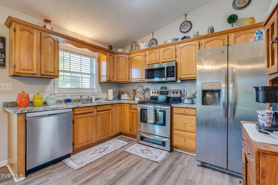 Photo #8: 140 Sunrise Meadows Ct. 