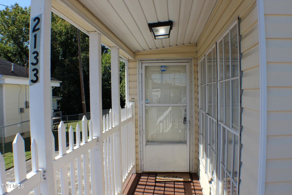 Photo #11: 2133 Stadium Drive