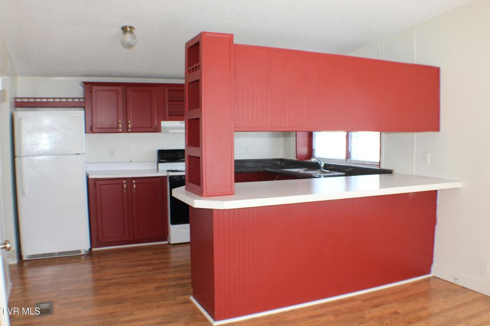 Photo #21: 2133 Stadium Drive