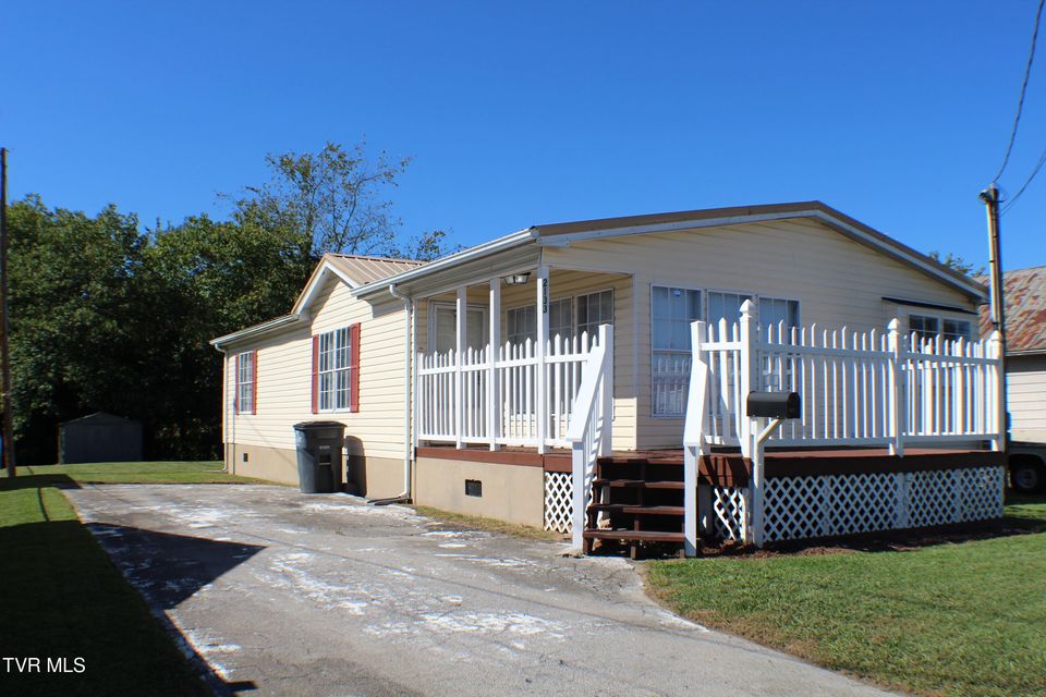 Photo #46: 2133 Stadium Drive