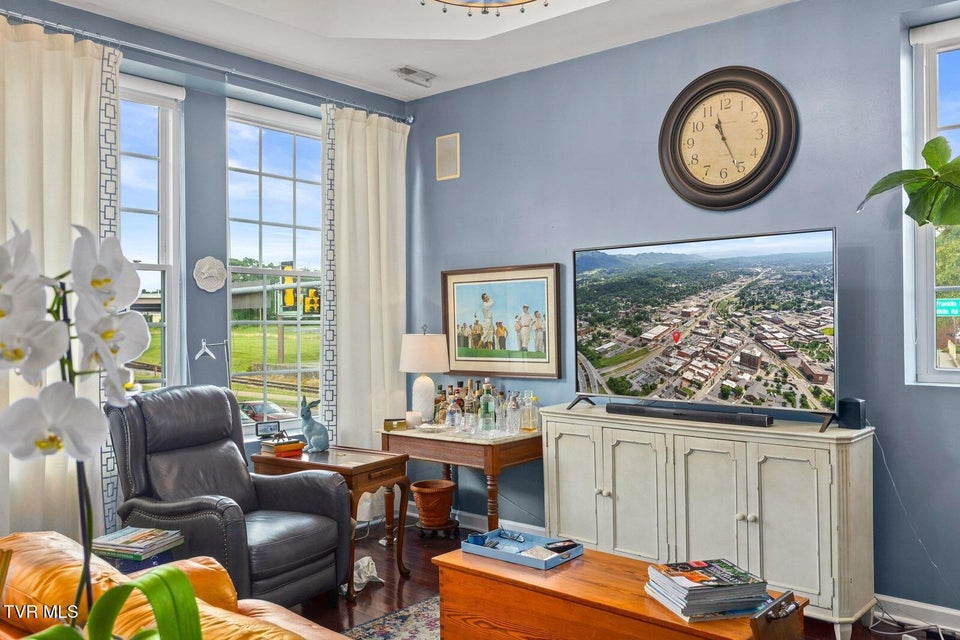 Photo #11: 414 Roan Street