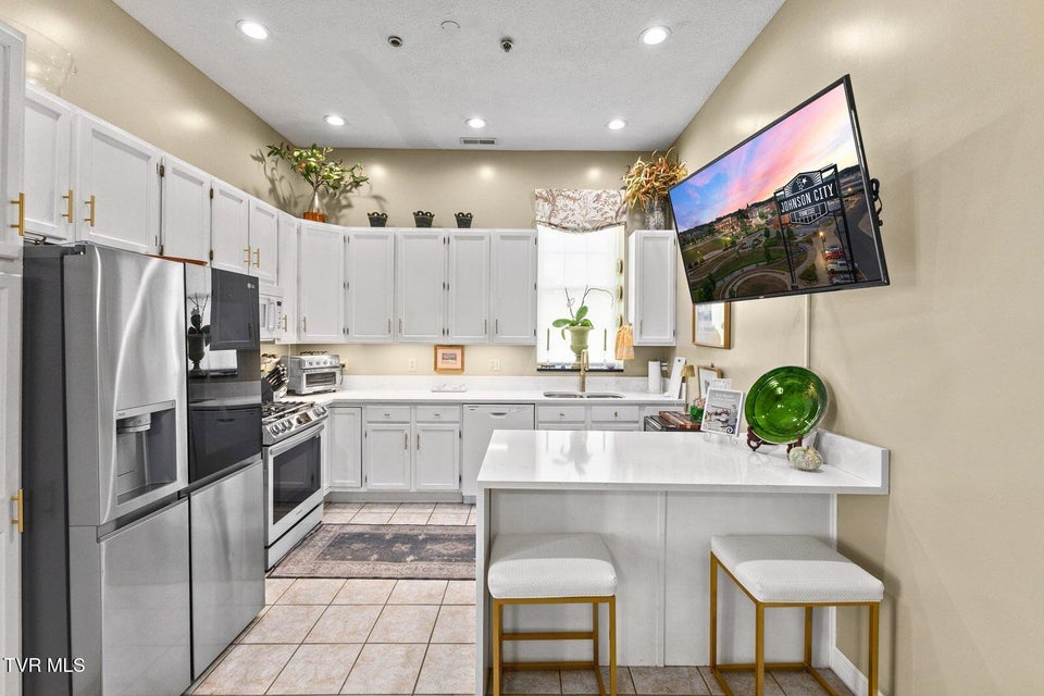 Photo #16: 414 Roan Street