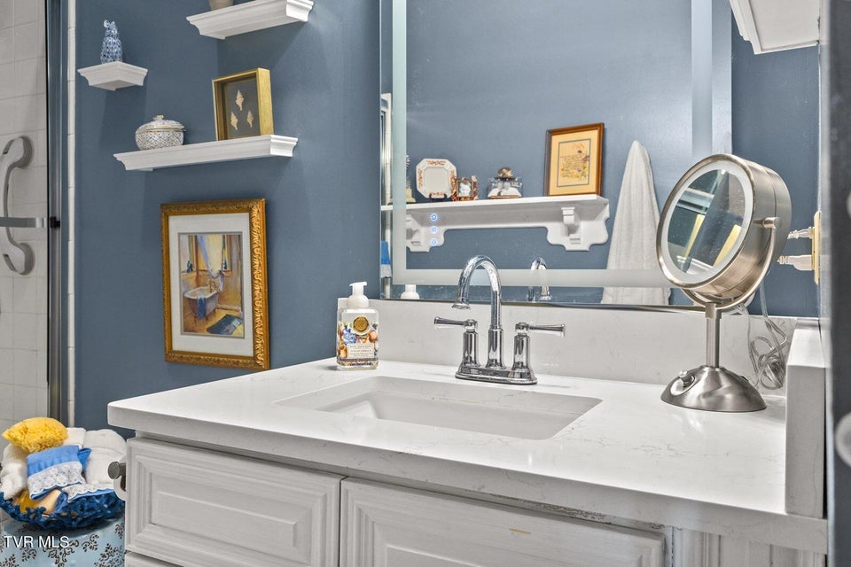 Photo #21: 414 Roan Street