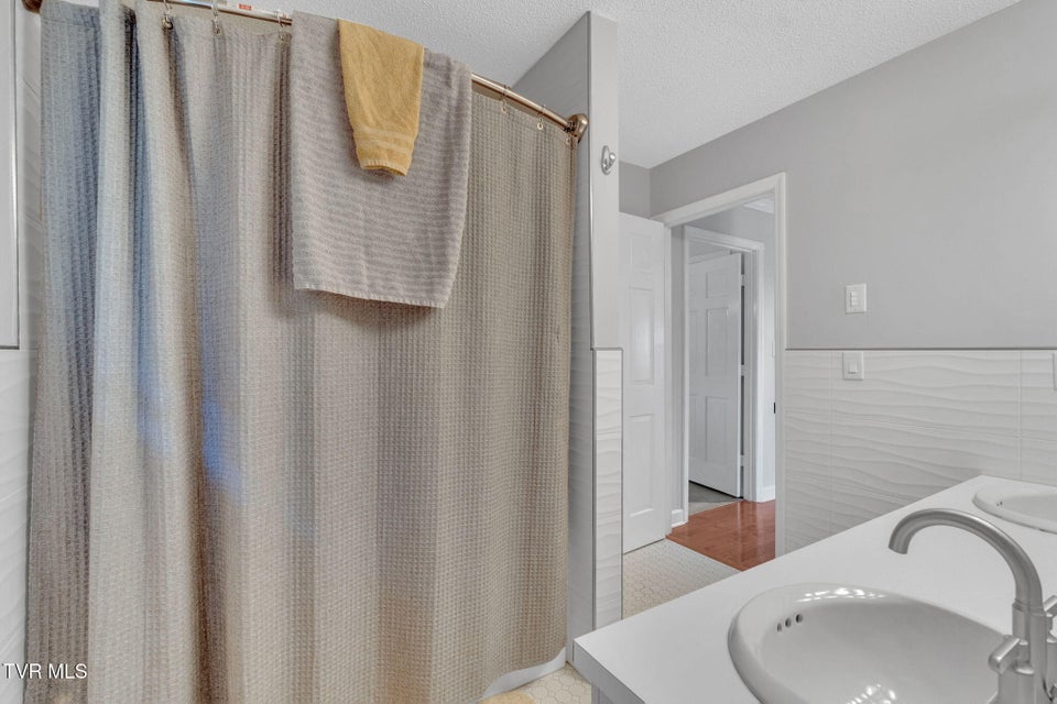 Photo #36: 1080 Hidden Valley Road