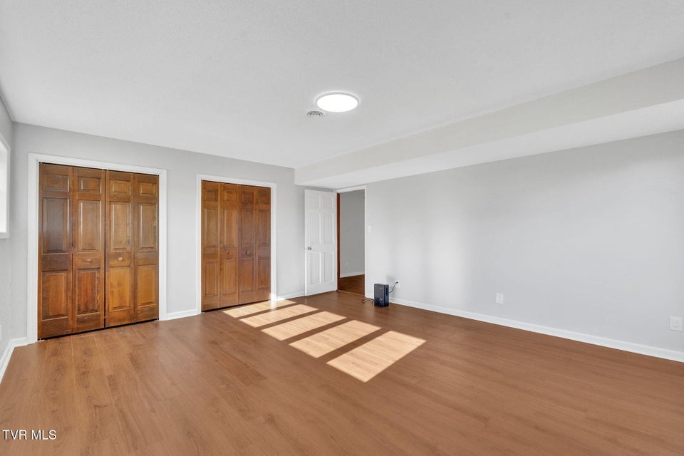 Photo #43: 1080 Hidden Valley Road