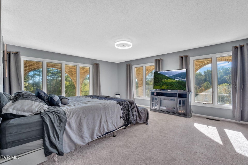 Photo #24: 1080 Hidden Valley Road