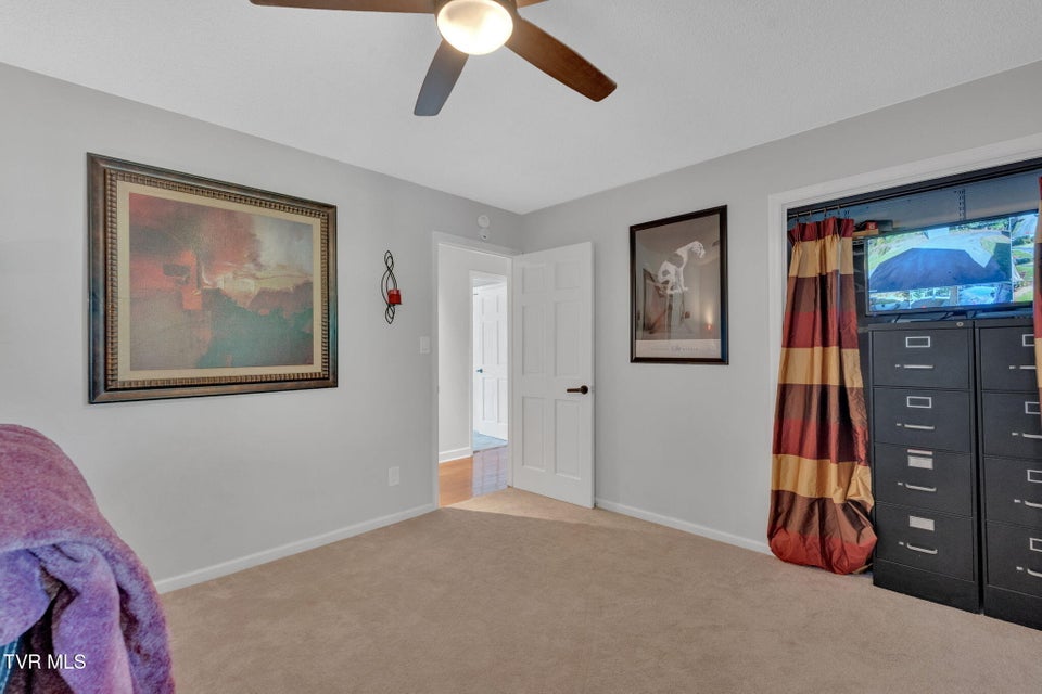 Photo #33: 1080 Hidden Valley Road