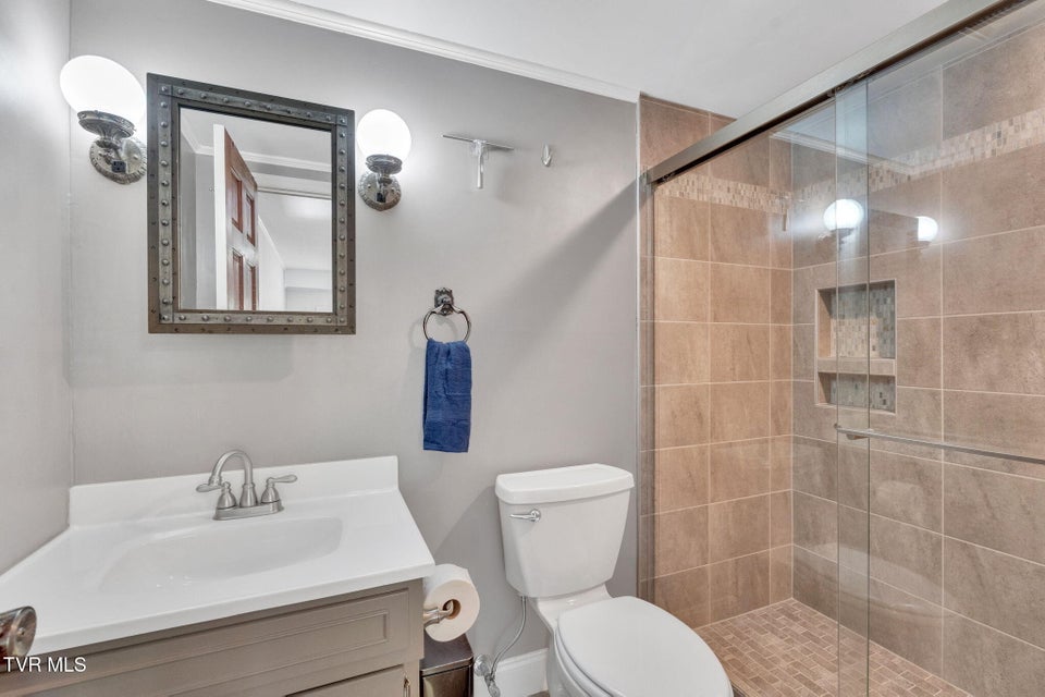 Photo #41: 1080 Hidden Valley Road