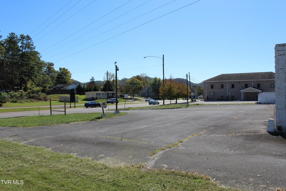 Photo #8: 1708 Volunteer Parkway