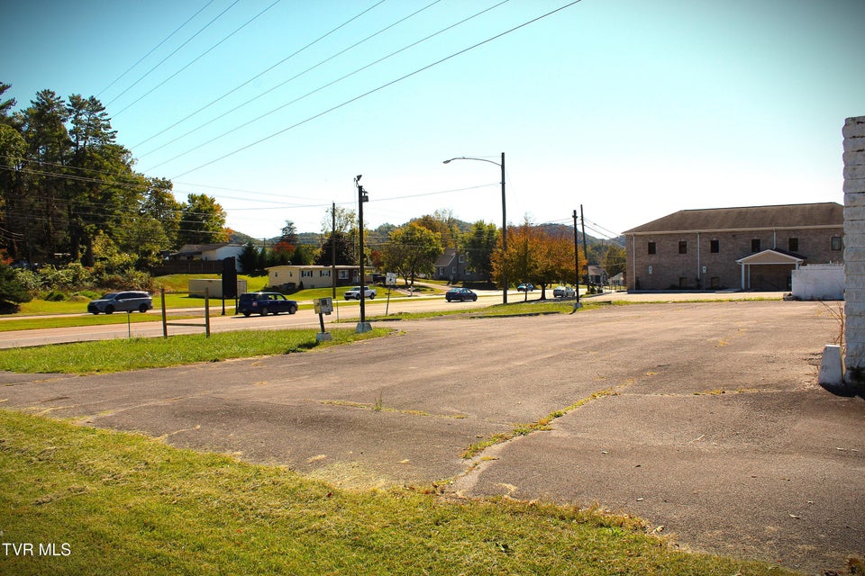 Photo #9: 1708 Volunteer Parkway