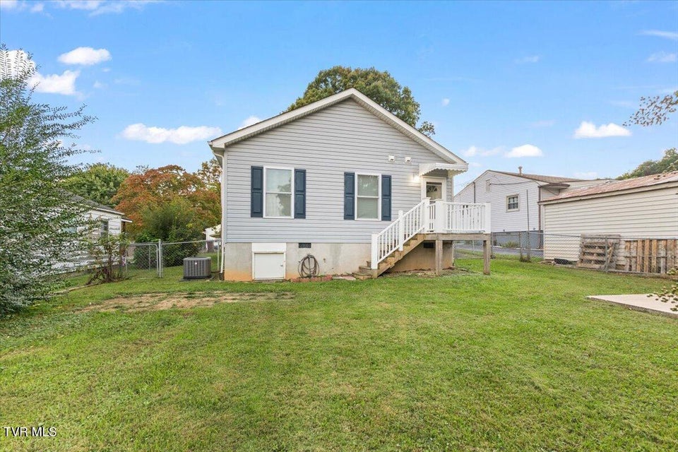 Photo #18: 904 Mcarthur Street