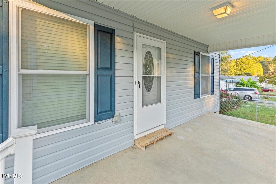 Photo #3: 904 Mcarthur Street