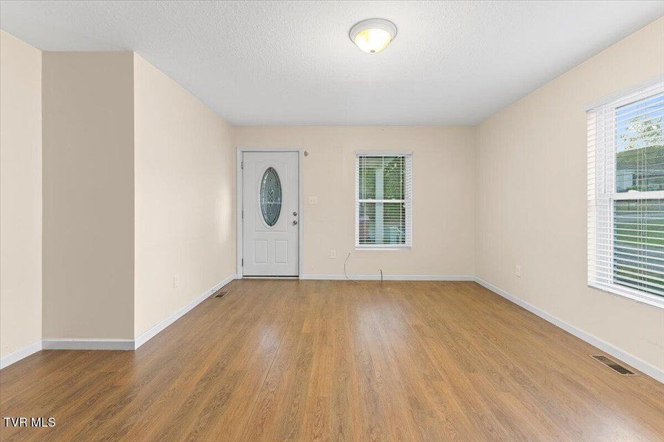 Photo #5: 904 Mcarthur Street