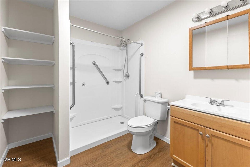 Photo #8: 904 Mcarthur Street