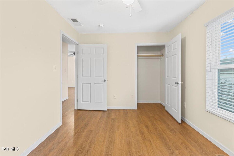 Photo #10: 904 Mcarthur Street