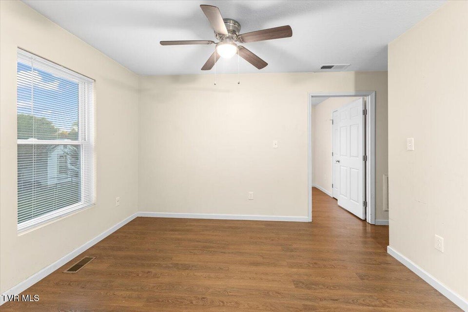 Photo #15: 904 Mcarthur Street