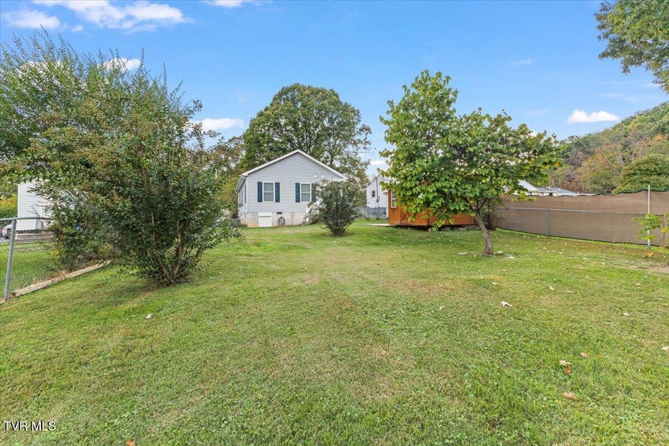 Photo #16: 904 Mcarthur Street