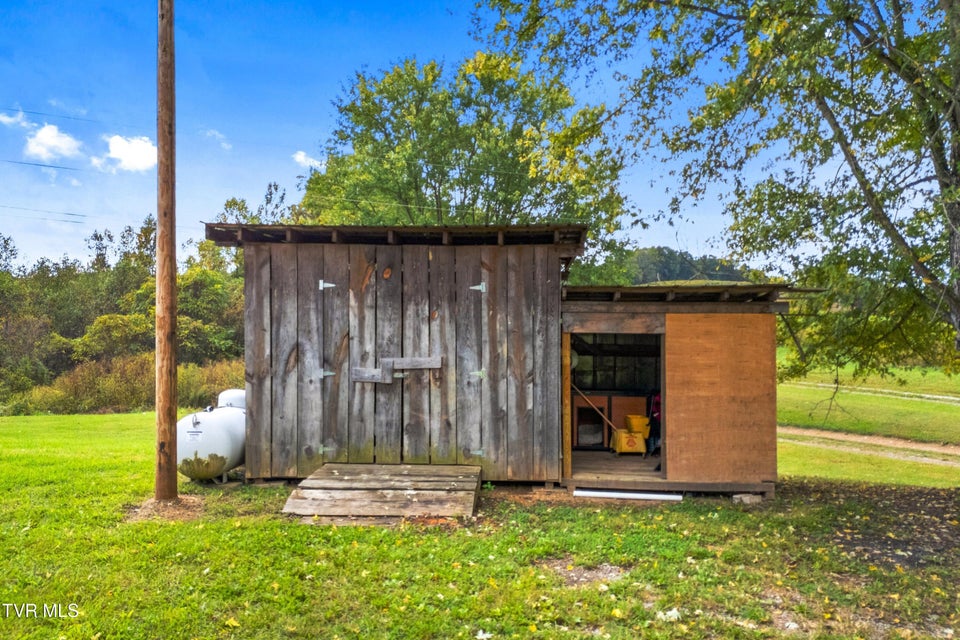 Photo #23: 2973 Chinquipin Road