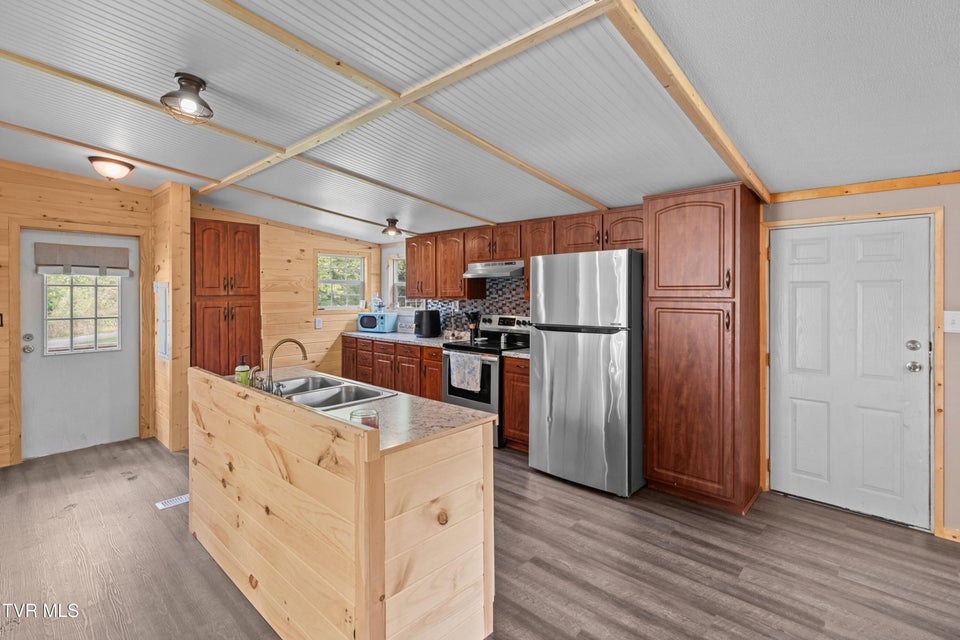 Photo #9: 2973 Chinquipin Road