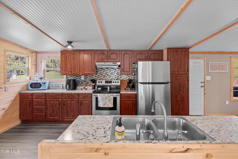 Photo #8: 2973 Chinquipin Road