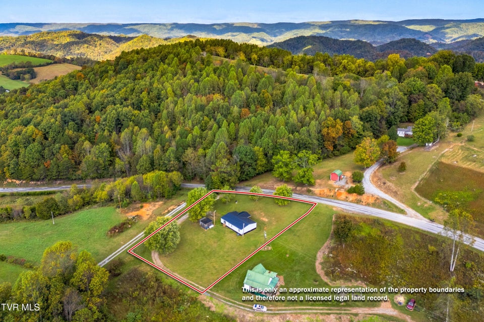 Photo #30: 2973 Chinquipin Road