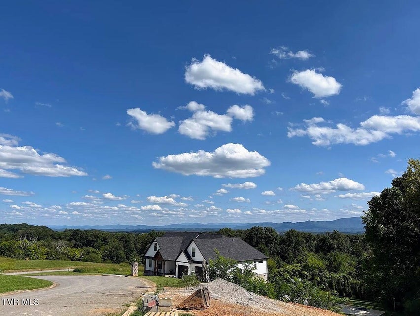 Photo #34: 531 Meadowcrest Lane