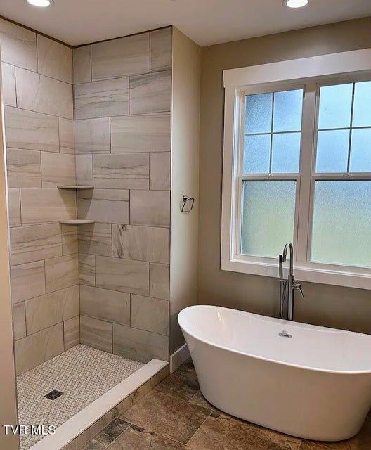 Photo #11: 531 Meadowcrest Lane